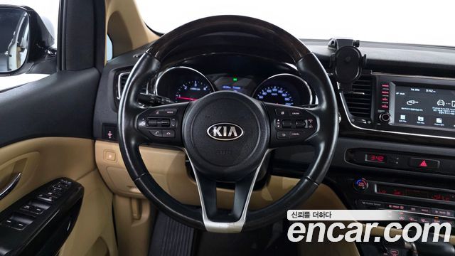 Kia Canival 2019 — photo 14