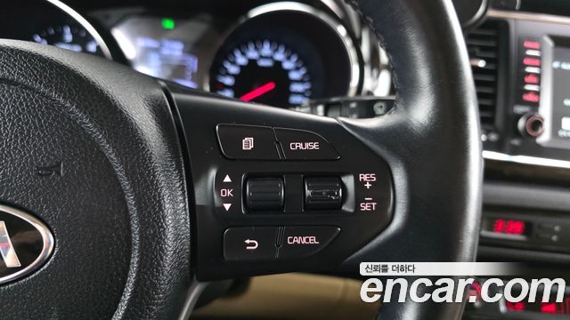 Kia Canival 2019 — photo 16
