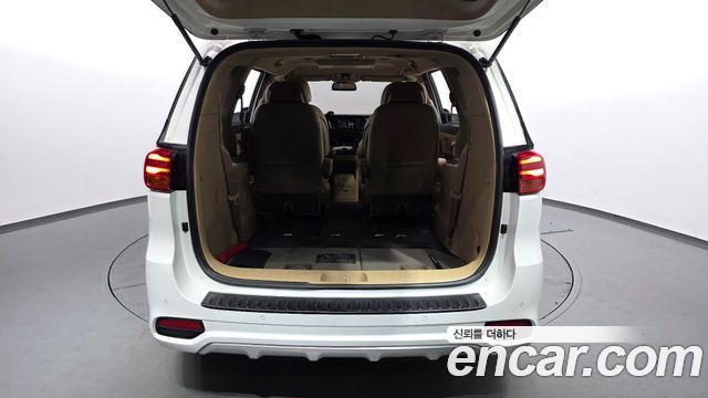 Kia Canival 2019 — photo 17