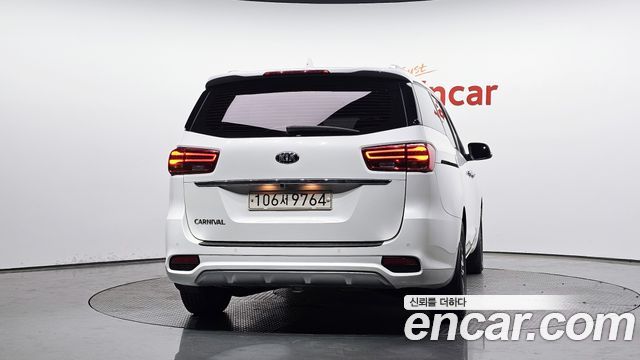 Kia Canival 2019 — photo 4