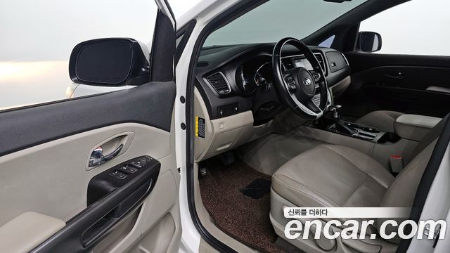 Kia Canival 2019 — photo 10