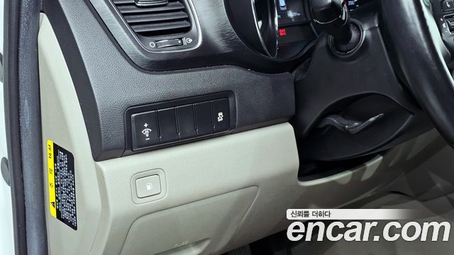Kia Canival 2019 — photo 17