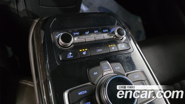 Genesis EQ900 2016 — photo 24