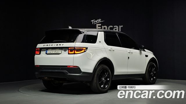 Land Rover Discovery Sport 2021 — photo 2
