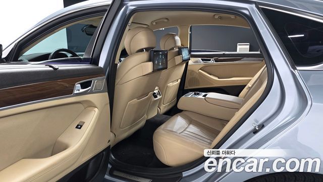 Genesis G80 2017 — photo 18