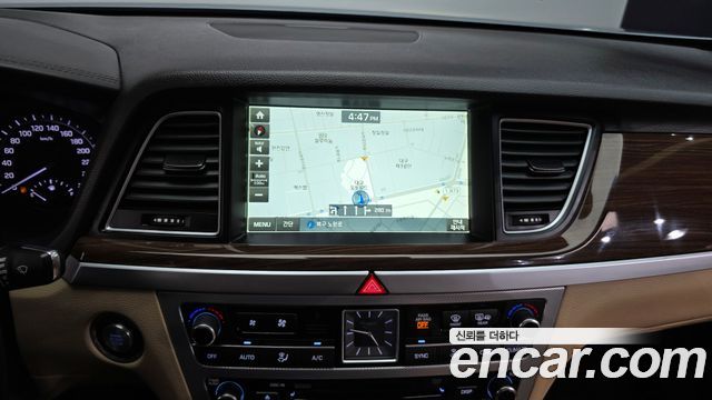 Genesis G80 2017 — photo 21