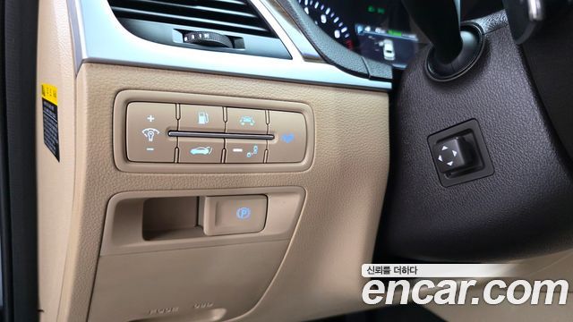 Genesis G80 2017 — photo 24