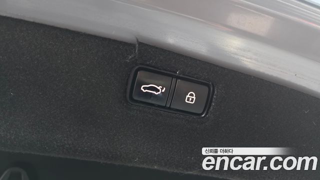 Genesis G80 2017 — photo 26