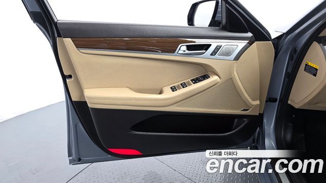 Genesis G80 2017 — photo 14