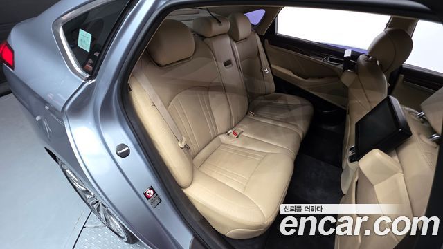 Genesis G80 2017 — photo 16