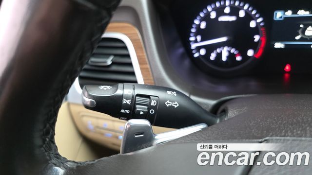 Genesis G80 2017 — photo 33