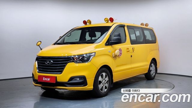 Hyundai Starex 2019 — photo 1