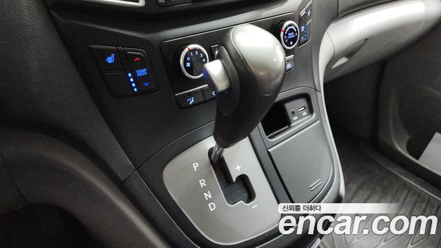 Hyundai Starex 2019 — photo 9
