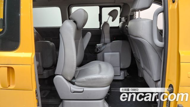 Hyundai Starex 2019 — photo 11