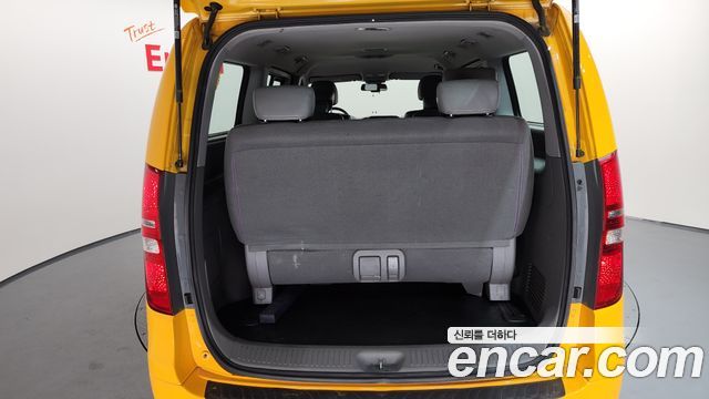 Hyundai Starex 2019 — photo 16