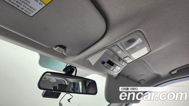 Hyundai Starex 2019 — photo 17