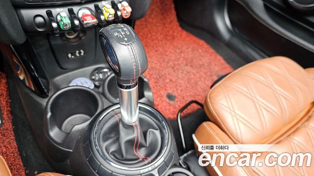 Mini Cooper Convertible 2018 — photo 12