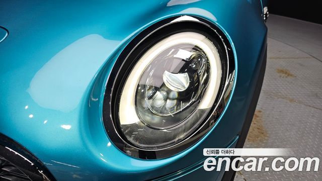 Mini Cooper Convertible 2018 — photo 8