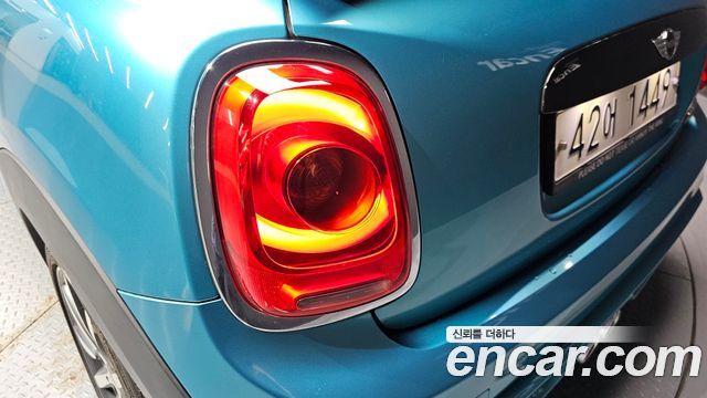 Mini Cooper Convertible 2018 — photo 9