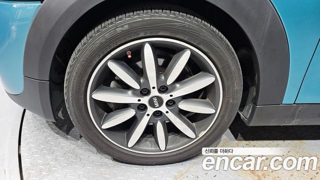 Mini Cooper Convertible 2018 — photo 27