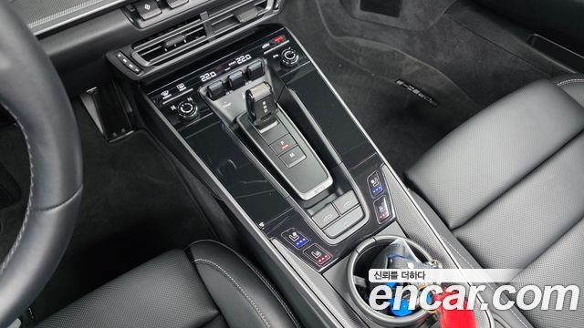 Porsche 911 2023 — photo 12