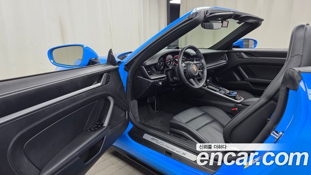Porsche 911 2023 — photo 13