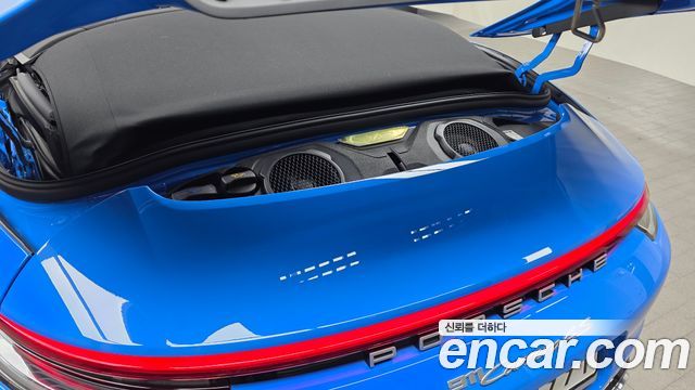 Porsche 911 2023 — photo 22