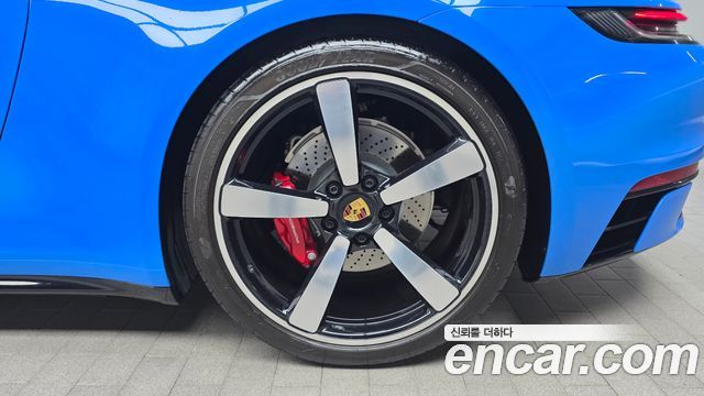 Porsche 911 2023 — photo 7