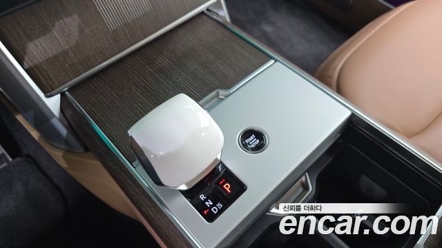 Land Rover Range Rover 2024 — photo 12
