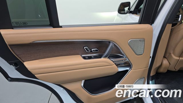 Land Rover Range Rover 2024 — photo 15