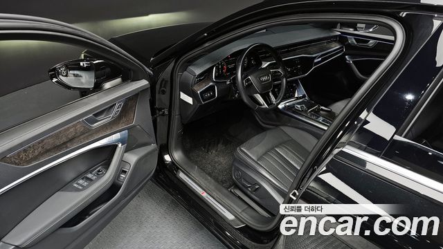 Audi A6 2021 — photo 17