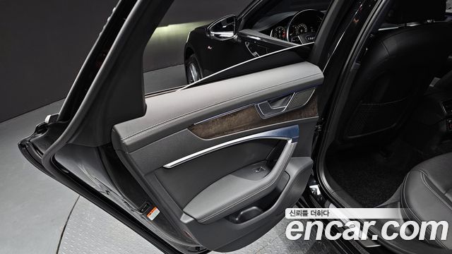 Audi A6 2021 — photo 15