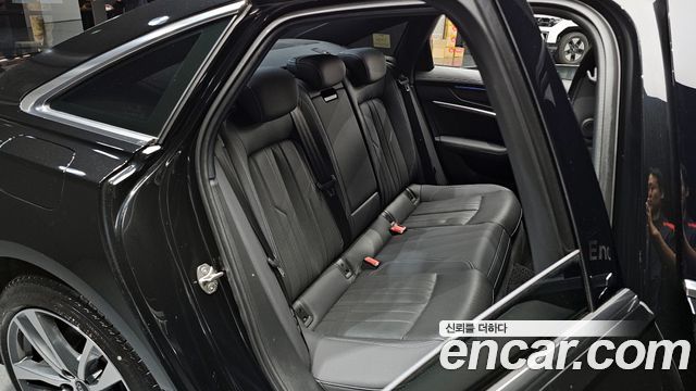 Audi A6 2021 — photo 16