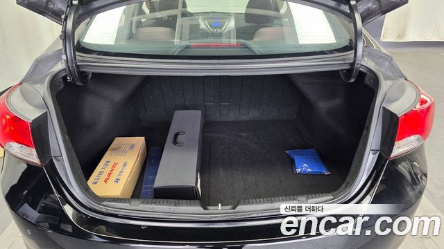 Hyundai AVANTE 2011 — photo 20