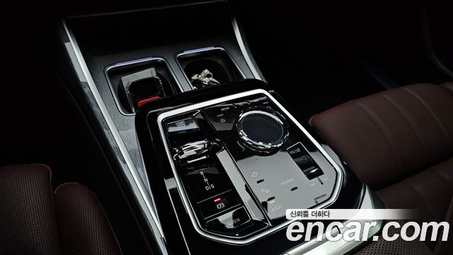 BMW 7-Series 2023 — photo 12