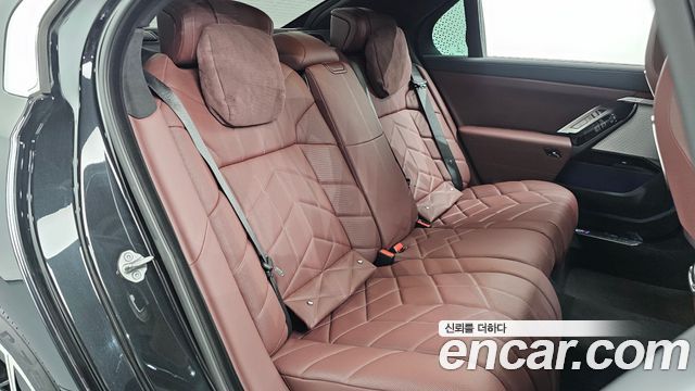 BMW 7-Series 2023 — photo 17