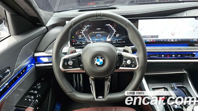 BMW 7-Series 2023 — photo 18