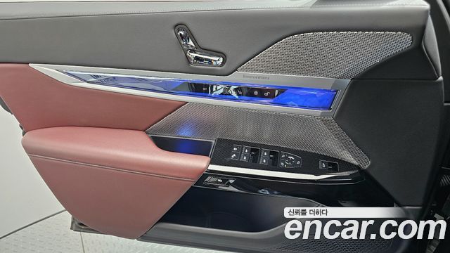 BMW 7-Series 2023 — photo 14