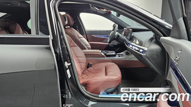 BMW 7-Series 2023 — photo 16