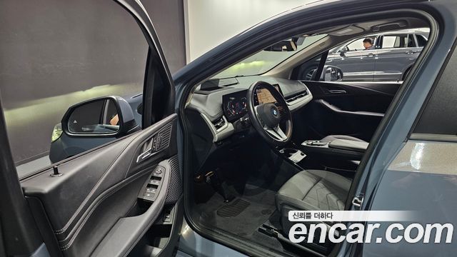 BMW 2-Series 2023 — photo 13