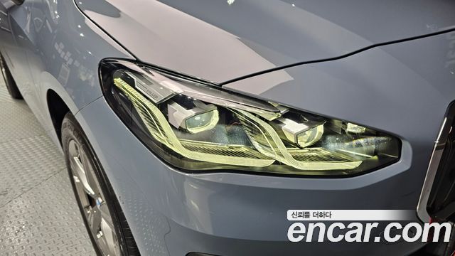 BMW 2-Series 2023 — photo 8