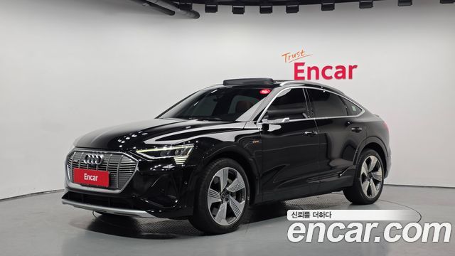 Audi e-tron 2023 — photo 1