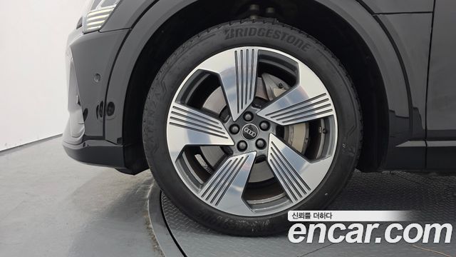 Audi e-tron 2023 — photo 5