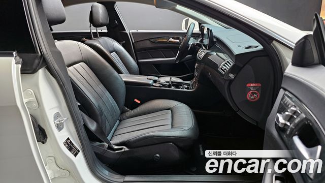 Mercedes-Benz CLS-Class 2016 — photo 11