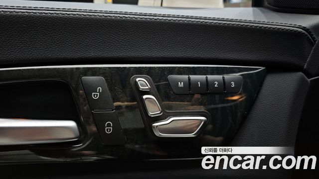 Mercedes-Benz CLS-Class 2016 — photo 19