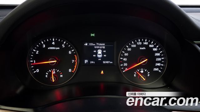 Kia K7 2016 — photo 11