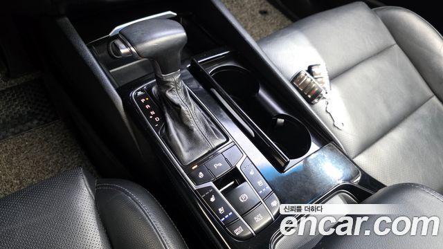 Kia K7 2016 — photo 12