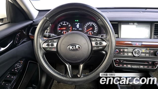Kia K7 2016 — photo 21