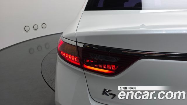 Kia K7 2016 — photo 9