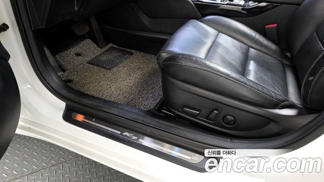 Kia K7 2016 — photo 31